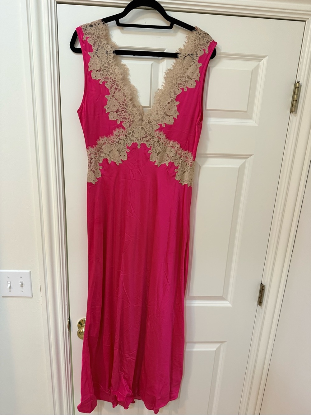RIXO Hot Pink Satin Dress with Lace Detail - Picture 5 of 10